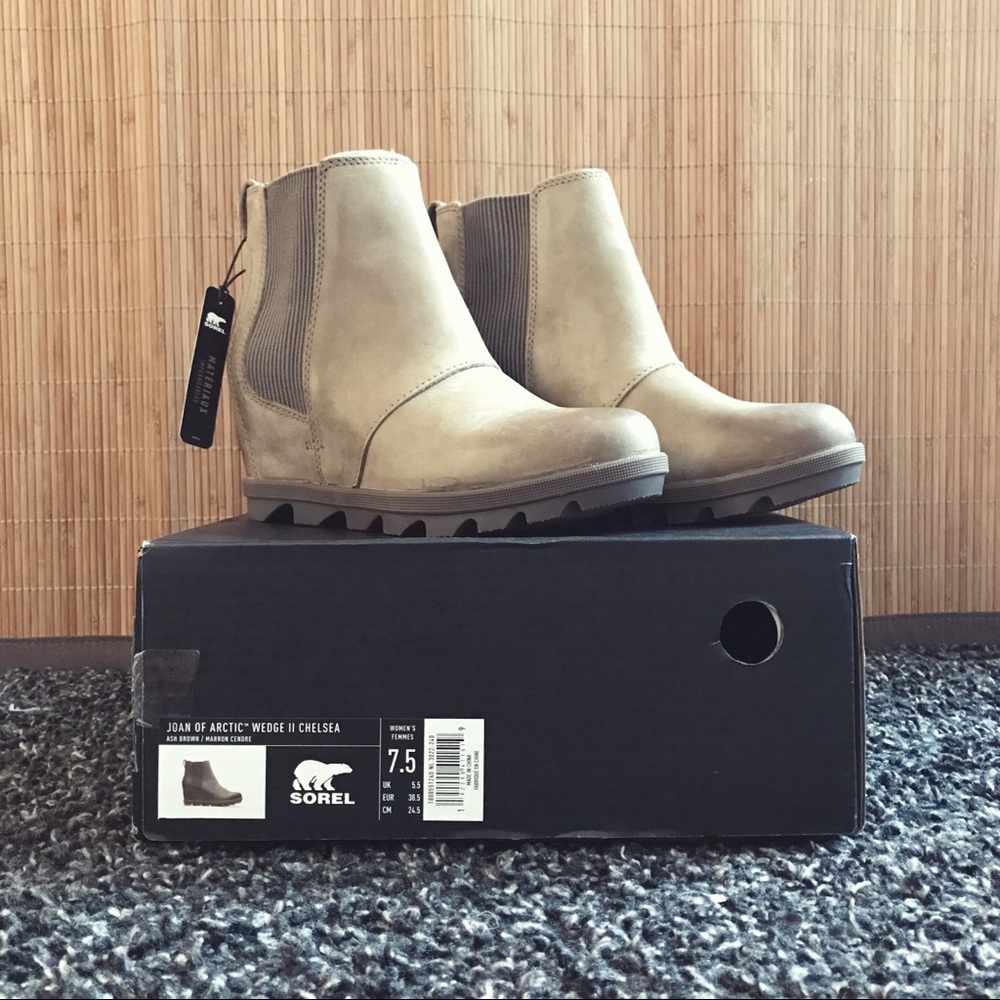 Sorel Joan Of Arctic Wedge II Chelsea Boots